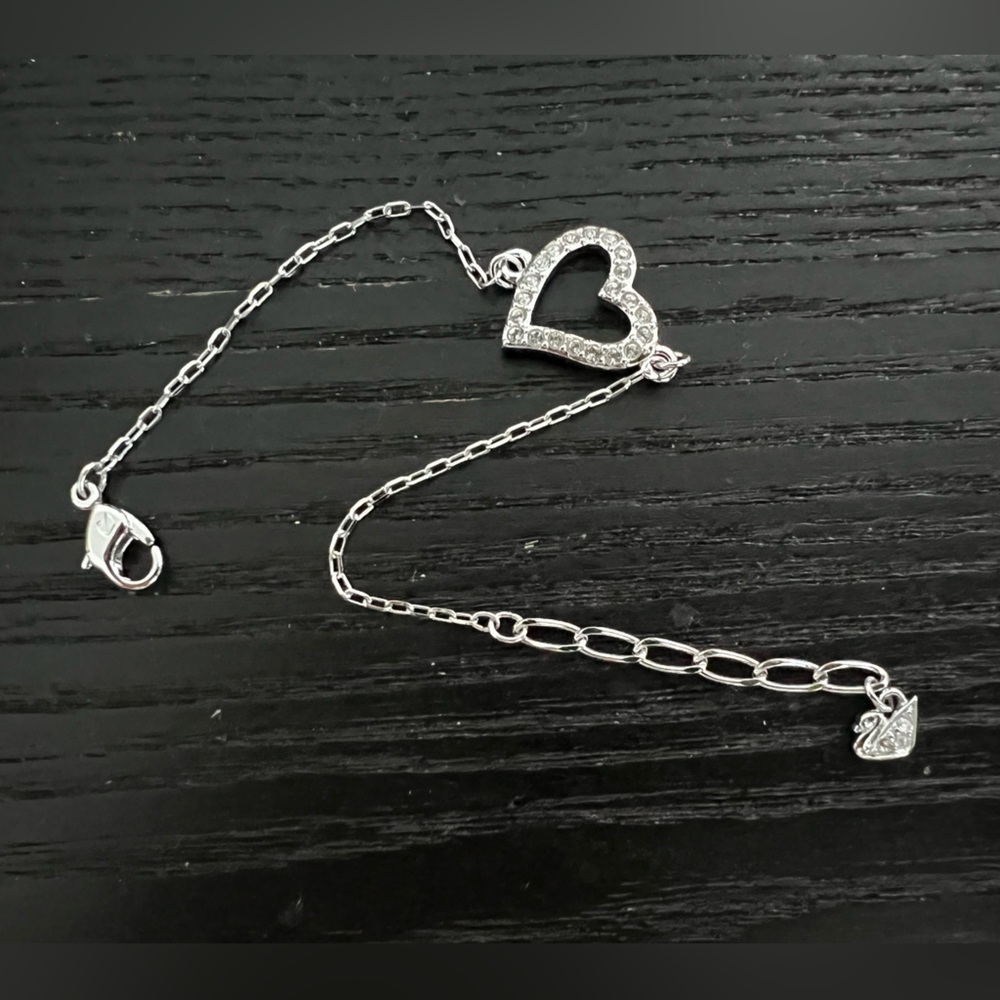 SWAROVSKI heart bracelet with diamond embellishment